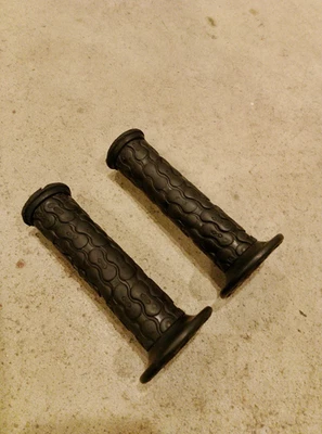 Рукоятки велосипедные Schwinn BMX XS звено цепи черные РЕДКИЕ БОЛЬШЕ НЕ ИЗДАЮЩИЕСЯ Hydramatic 1999 2000 Jay - Изображение 1 из 3