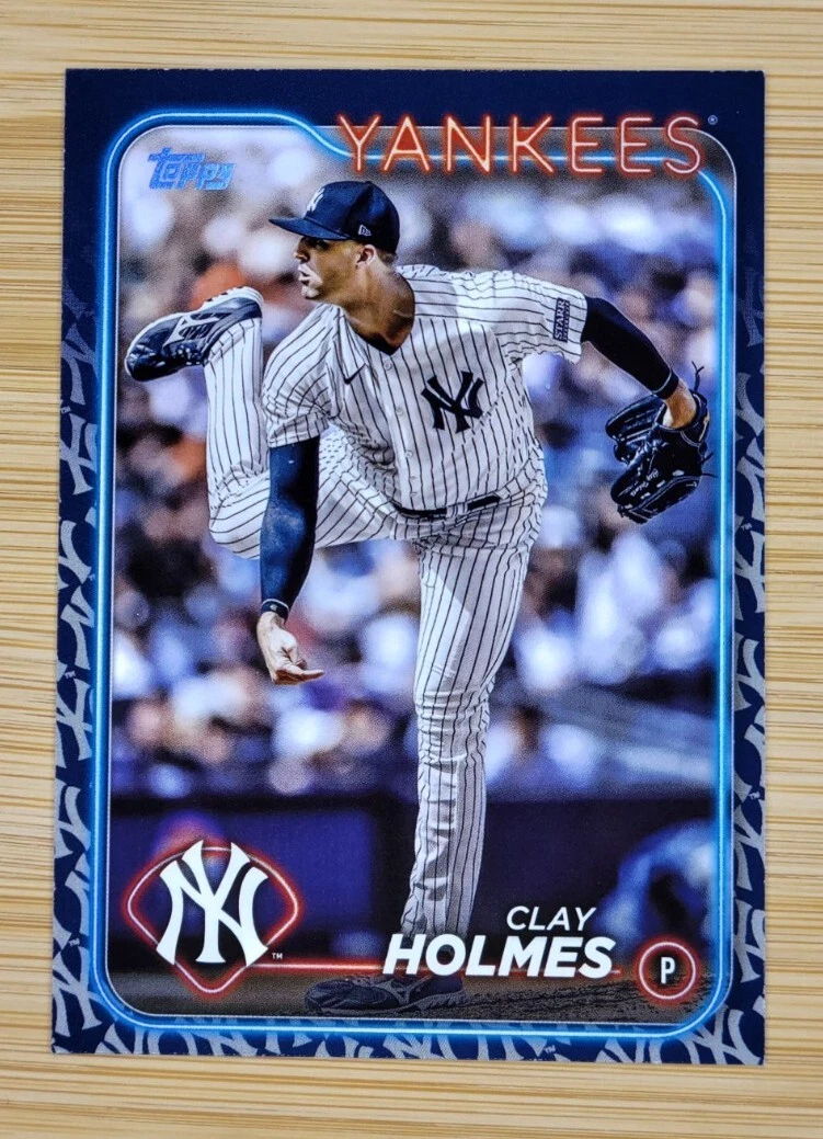 CLAY HOLMES 2024 Topps Series 1 TEAM COLOR BORDER SP Variation 247 YANKEES