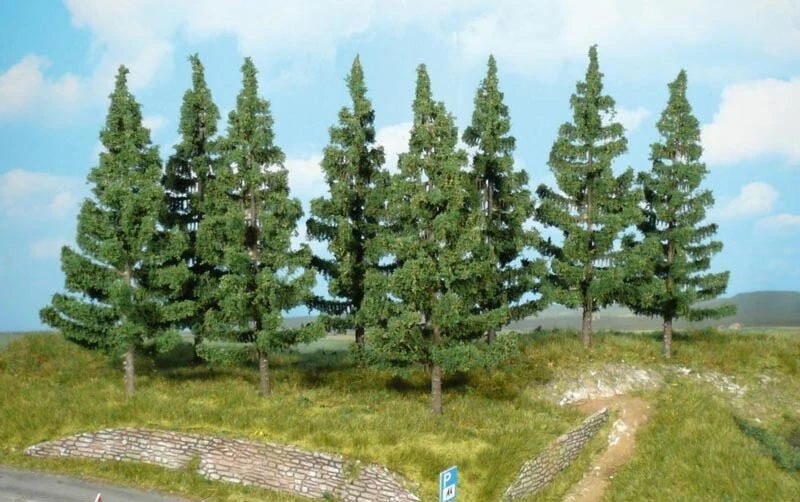Heki 2127 8 Fichten 17 cm,Modellbäume passend für versch. Spurweiten - Bild 1 von 1