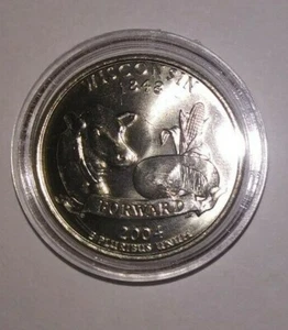 Wisconsin - 2004 - P Mint - State Quarter ( Uncirculated ) + Coin Capsule! - Picture 1 of 1