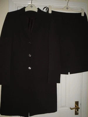 CLASSIC DOROTHY PERKINS 2 PIECE LADIES SUIT - Image 1 of 4