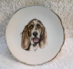 Kleine 2 1/2" Platte mit Basset Hound - Bild 1 von 4