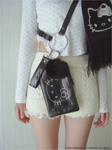 HELLO KITTY Charm Schultertasche PELLICULE × HELLO KITTY Collaboration schwarz - Bild 1 von 2