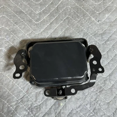 2015-2019 LEXUS ES350 RX350 RX450h DISTANC CRUISE CONTRL RADAR SENSR 88210-47080 - Image 1 of 4