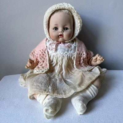 Boneca bebê Madame Alexander Lively Kitten 18” olhos sonolentos vintage 1962 - Imagem 1 de 4