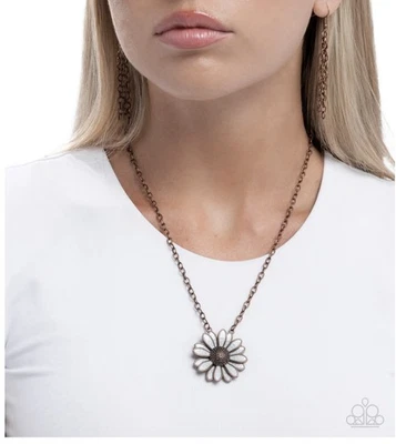 Collar Paparazzi Parisino Posey Cobre Foto 1 de 3