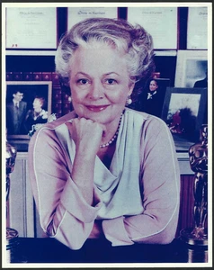 HOLLYWOOD OLIVIA DE HAVILLAND ACTRESS EXQUISITE STUNNING ELEGANT COLOR PHOTO - Picture 1 of 2