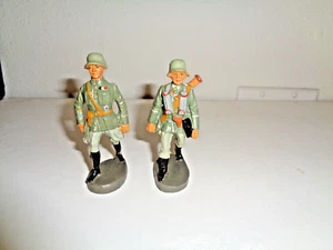 Elastolin 7.5cm German Platoon Leader & MG Team Soldier with Spare Barrel Lineol - Picture 1 of 3