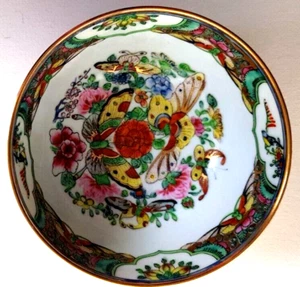 Chinesische Reisschale Handbemalt Schmetterling Blumen Vögel Gold Vintage - Foto 1 di 19