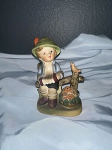 Vintage Porzellan Junge spielt Akkordeon Figur um 7119 Japan Sammlerstück - Bild 1 von 5