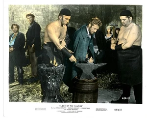 Sangre del vampiro 1958 #08 Vincent Ball encadenado TINTE DE COLOR UNIVERSAL - Imagen 1 de 2