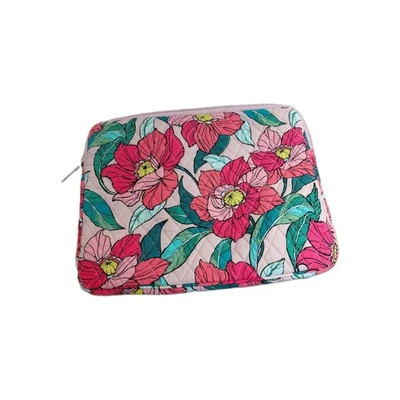 Funda acolchada floral para portátil Vera Bradley colores rosas Foto 1 de 4