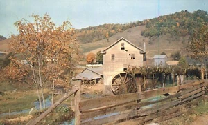 Antigua escena de molino escena típica valles de Virginia y Virginia Occidental postal - Imagen 1 de 2