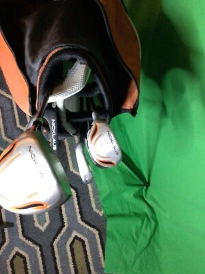 Used Left Hand Jack Nicklaus Junior Golf Clubs And Bag. - Image 1 of 4