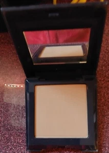 Avon's Incredible Finish Pressed Powder, CAPPUCCINO CREAM .4oz - Picture 1 of 2
