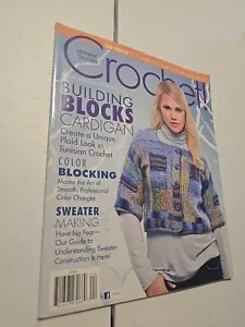 Cardigan avvolgente Defining Crochet Magazine modelli inverno 2012 - Foto 1 di 2