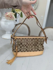 BORSA A MANO COACH SIGNATURE EAST WEST DUFFLE 9363 BORSA BORSA A TRACOLLA beige/marrone - Foto 1 di 11