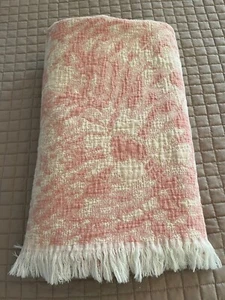 The Company Store Coperta damascata rosa/avorio cotone jacquard 65 X 54 �� - Foto 1 di 10