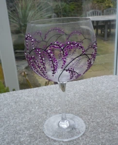 Decorated Balloon Gin Glass 7.5inch/19cm Tall 4.5inch/11cm Across - Picture 1 of 6