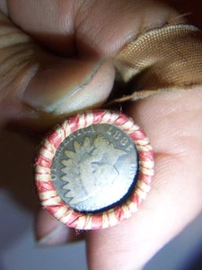 INDIAN HEAD & WHEAT PENNY ROLL WITH A 1887 INDIAN HEAD PENNY SHOWING - Picture 1 of 3