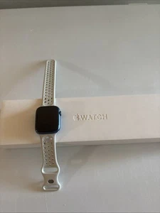 Apple Watch Series 7 45mm niebieski. Z oryginalnym pudełkiem. SZNUREK NIE WCHODZI W SKŁAD ZESTAWU. - Zdjęcie 1 z 1