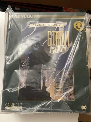 Mezco One:12 Collective Batman Gotham от Gaslight - Изображение 1 из 2