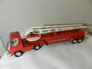 VINTAGE NYLINT FIRE TRUCK- AERIAL  LADDER TRUCK- VINTAGE FIREMAN- VINTAGE RESCUE - Picture 1 of 12