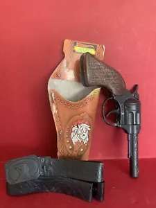 AVC CAP PISTOL MADE SPAIN TOY METAL VINTAGE PISTOLA NEW - Foto 1 di 23