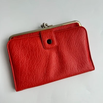 Cartera monedero vintage años 60 oro rojo vinilo secretaria chequera broche plegable Foto 1 de 4