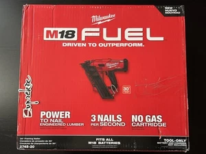 Milwaukee M18 COMBUSTIBLE 3-1/2” 18V 30 grados sin escobillas clavadora de marcos inalámbrica 2745-20 - Imagen 1 de 14