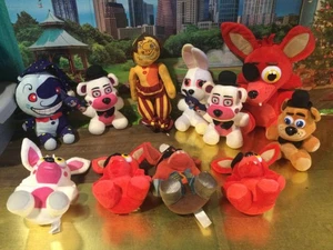 Funko Five Nights At Freddy's Set Plüsch Chica Foxy Fazbear und mehr 8 Zoll sortiert - Bild 1 von 17