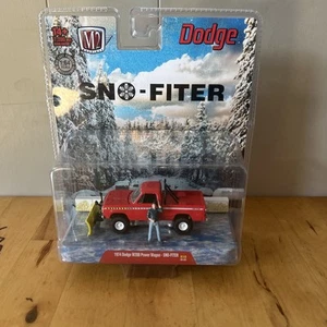 2025 M2 Machines Diorama 1974 Dodge W200 Power Wagon SNO-FITER R10 25-03 - Picture 1 of 4