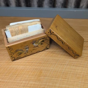 Vintage Rezeptbox aus Holz mit Rezepten inklusive handgeschrieben und abgeschnitten - Bild 1 von 10