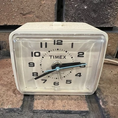 Vintage Timex Bedside Ivory Plastic Alarm Clock 1970 Lighted Dial 7373-4A tested - Image 1 of 4