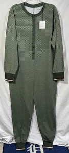 Nuevo con etiquetas Pijama de una pieza Hearth & Hand With Magnolia con solapa trasera grande verde para hombre - Imagen 1 de 10
