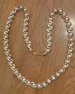 Vintage faux pearl and gold tone necklace, 24 inches. Stunning ! - Picture 1 of 4