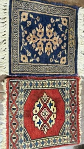 Two Tiny 20th Century Prayer Rugs Or Place Mats For Objects Blue & Red Pattern - Photo 1/17