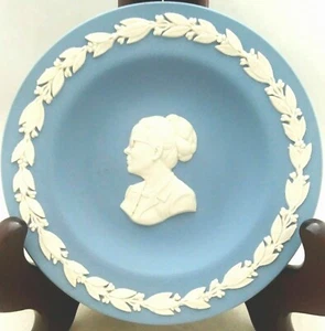 WEDGWOOD JASPERWARE Collector Plate Blue DR. JANET Z. BRIGGS - Picture 1 of 2