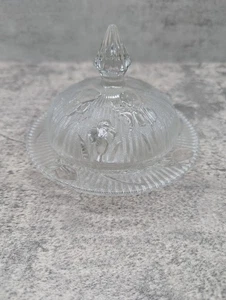 Vintage Pressglas rund gewölbt Butter Käse Schale mit Deckel, wunderschön! - Bild 1 von 6