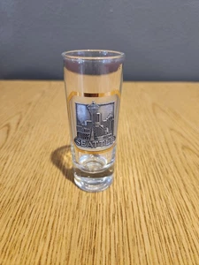 Seattle Souvenir Shooter Gold "Rahmen" Zinn Skyline Logo - Bild 1 von 4