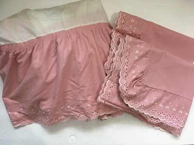 VTG Eyelet Lace Dust Ruffle Pillow Shams Dusty Pink King Shabby Cottage Bedskirt - Image 1 of 4