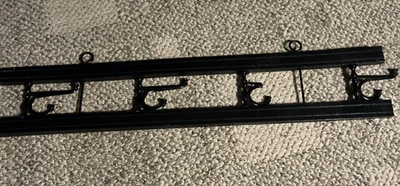 De colección Riel de Madera Pintado y 4 Ganchos Giratorios de Metal Montados en la Pared Sombrero Perchero Foto 1 de 4