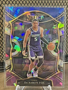 De'Aaron Fox 2020-21 Panini Select Concourse Cracked Ice Blue White Purple #32 - Picture 1 of 2