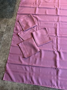 Mauve tablecloth with four napkins / 50 X 70”/ 4 Napkins 16x16” - Picture 1 of 4