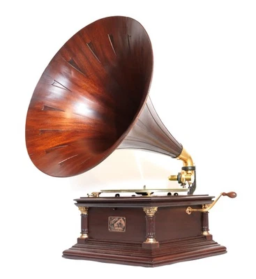 1906 Victor VI Phonograph w/Original Victor Spear Tip Wood Horn * Exceptional - Image 1 of 4