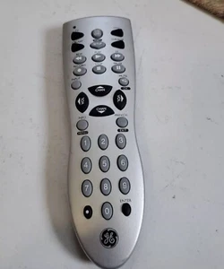 GE RC24914-E 4 Device Universal Remote Control - TV, Cable/Sat, DVD, VCR/AUX - Picture 1 of 1