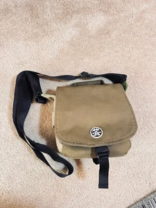Original Crumpler The 4 Million Dollar Home Camera Bag Olive & Green - Picture 1 of 5