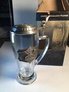Harley Davidson Becher, Deckelmedaillon Pilsner, im Karton, 1995 - Bild 1 von 13