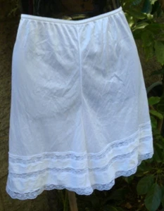 New Vintage USA~LADY Ronte~Silky Nylon Lace~Sassy PANTIES Bloomers Pettipant L-M - Picture 1 of 5
