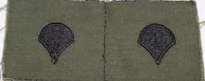US Army Specialist 4th cl E4 OD Field Shirt Collar Insignia Pair P5002 - Picture 1 of 3